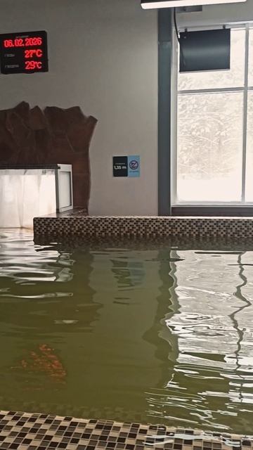 бассейн под открытым небом.mp4