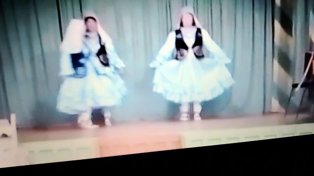 Танец ласточка