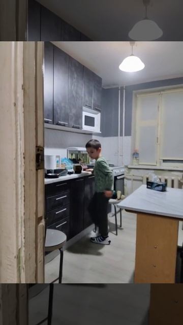 брат когда собрался гулять