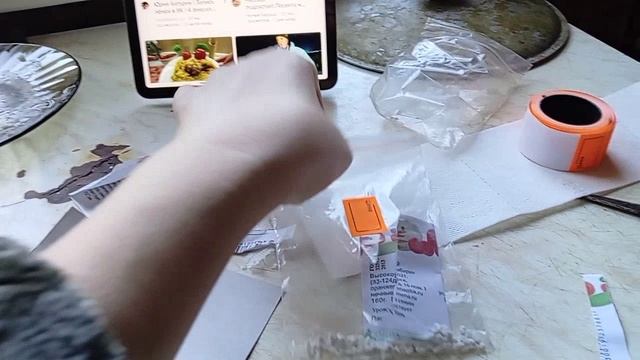 Иногда они дружат. Какая она красивая🪷.