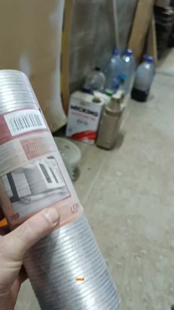 Вытяжка выхлопных газов через вентиляцию погреба.