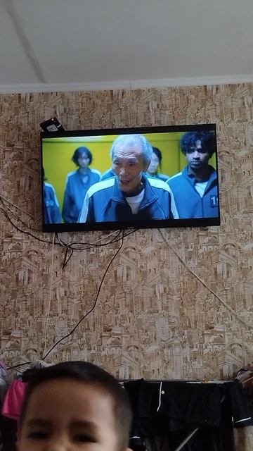 тот самый дед из игры кальмара