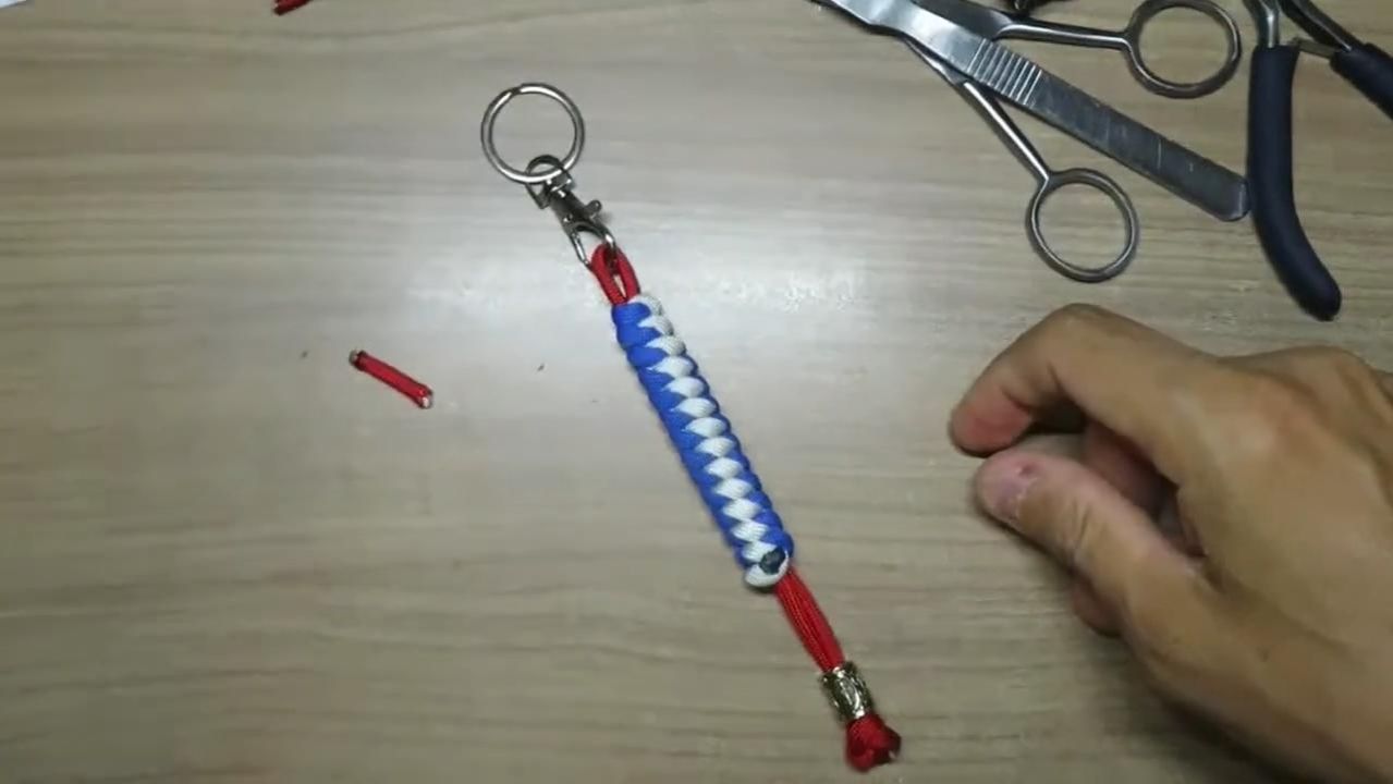 Брелки из паракорда своими руками.