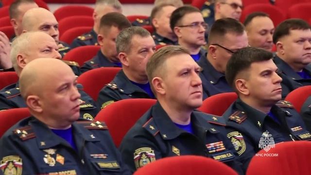 Денис Мантуров принял участие в расширенном заседании коллегии МЧС России