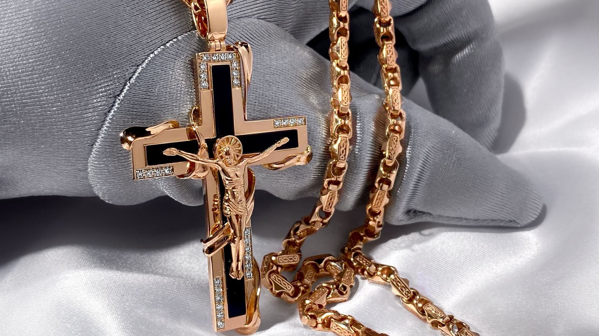 Мужская цепочка с православным нательным крестом из красного золота с бриллиантами и агатом