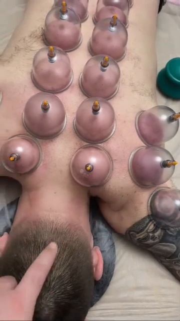 Болит спина, болит шея, болят плечи.