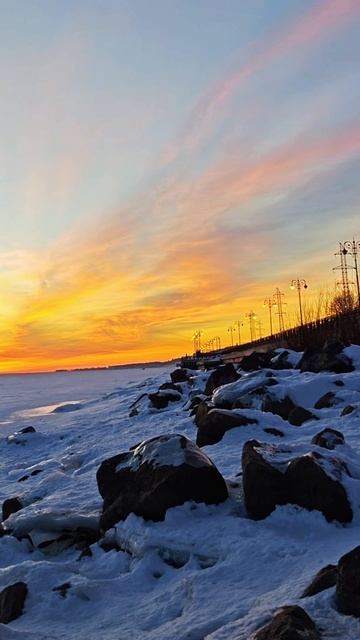 Огненный февральский закат на набережной Комсомольского района, Тольятти