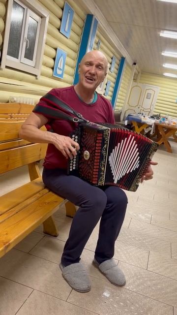 Гармонист Павел Комаров