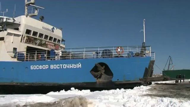 Мост Русский. Укладка бетона в ростверк пилона