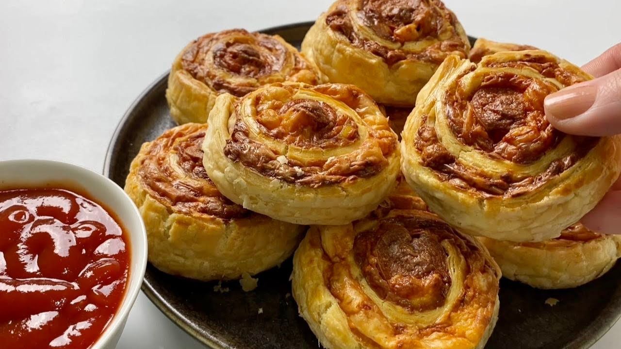 Вкусные закуски, как приготовить сосиски в тесте с сыром и горчицей