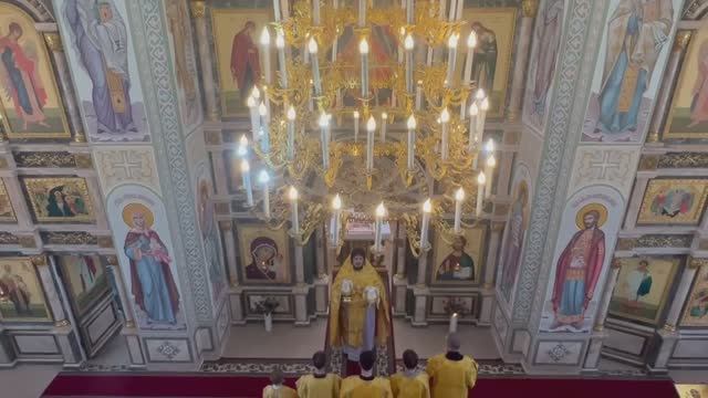Момент с воскресной службы в Храме Рождества Христова в Частоозерье
