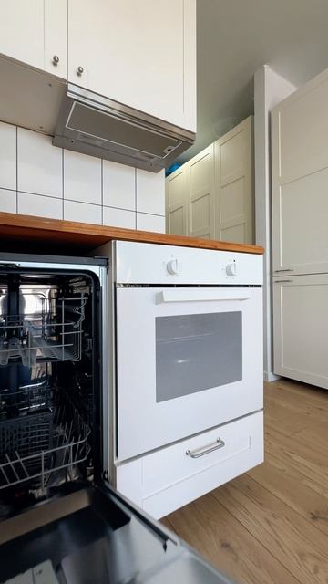 Студия не из дешевых, смотри сам почему