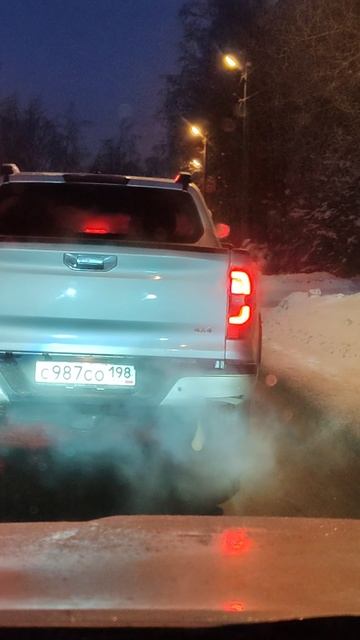 Серьёзный мужик с яйцами