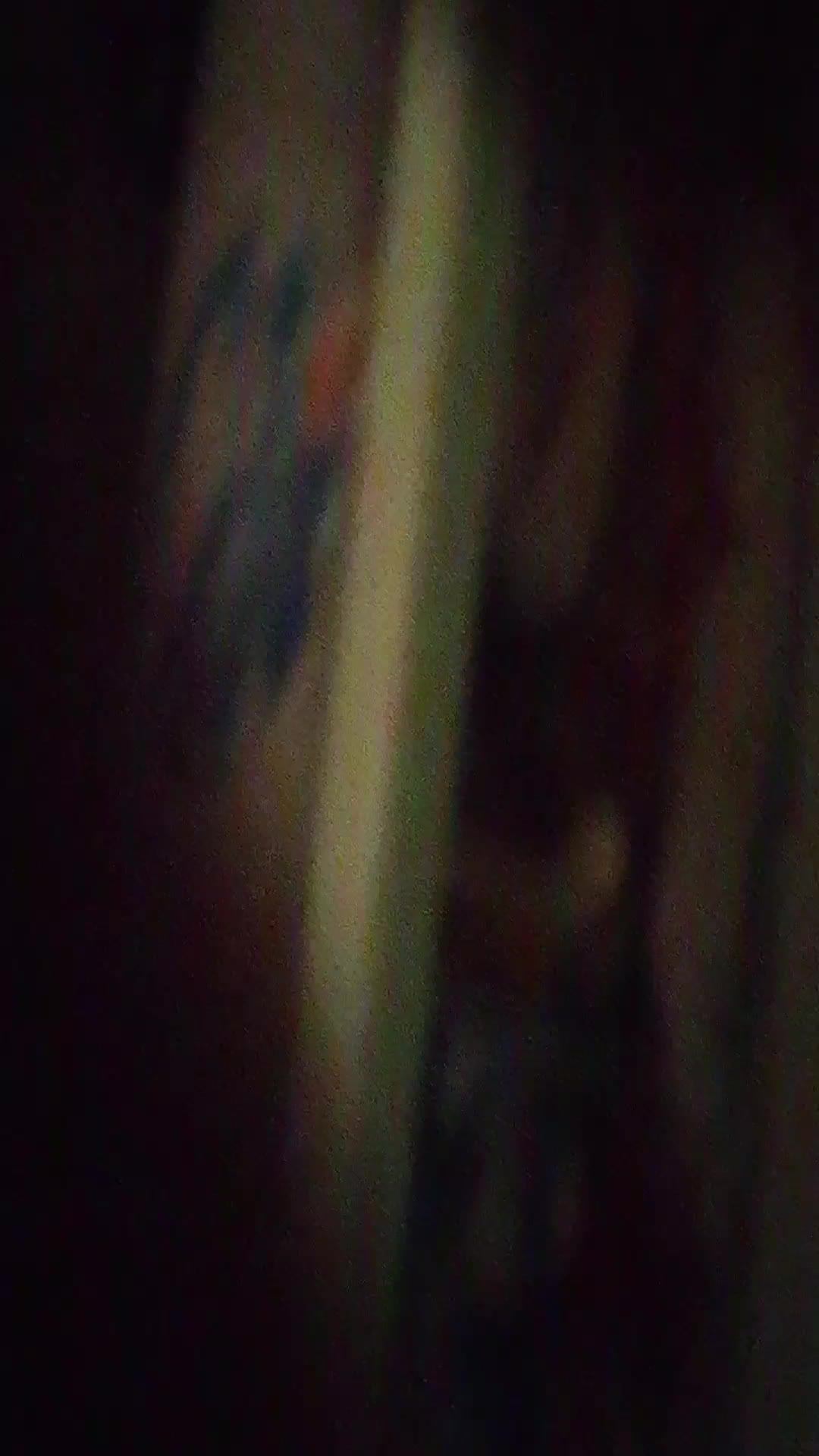 мы замачиваем белье в ванне