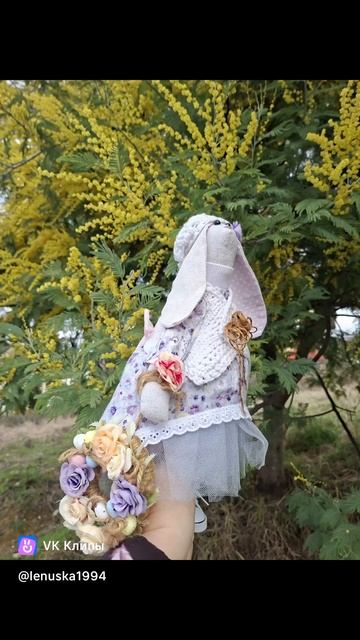 Зайка Анюта ищет свой дом.