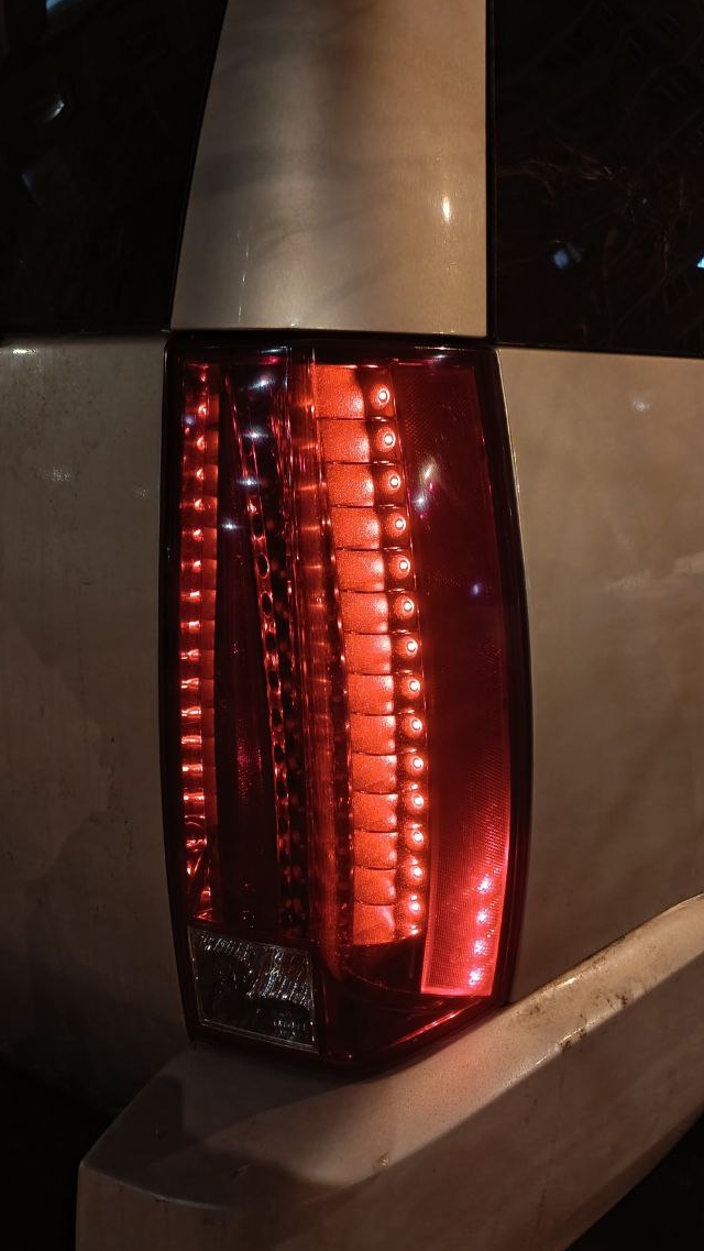 Фонари Escalade GMT900