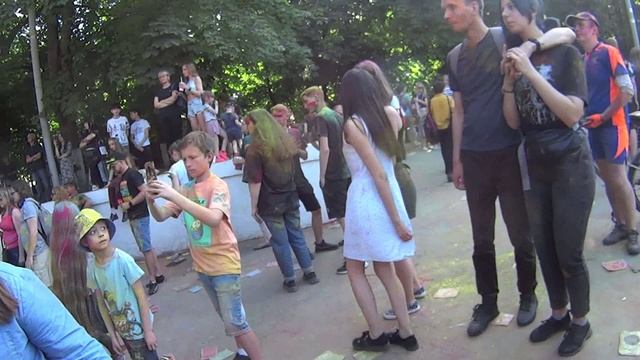 Фестиваль красок в парке Горького.