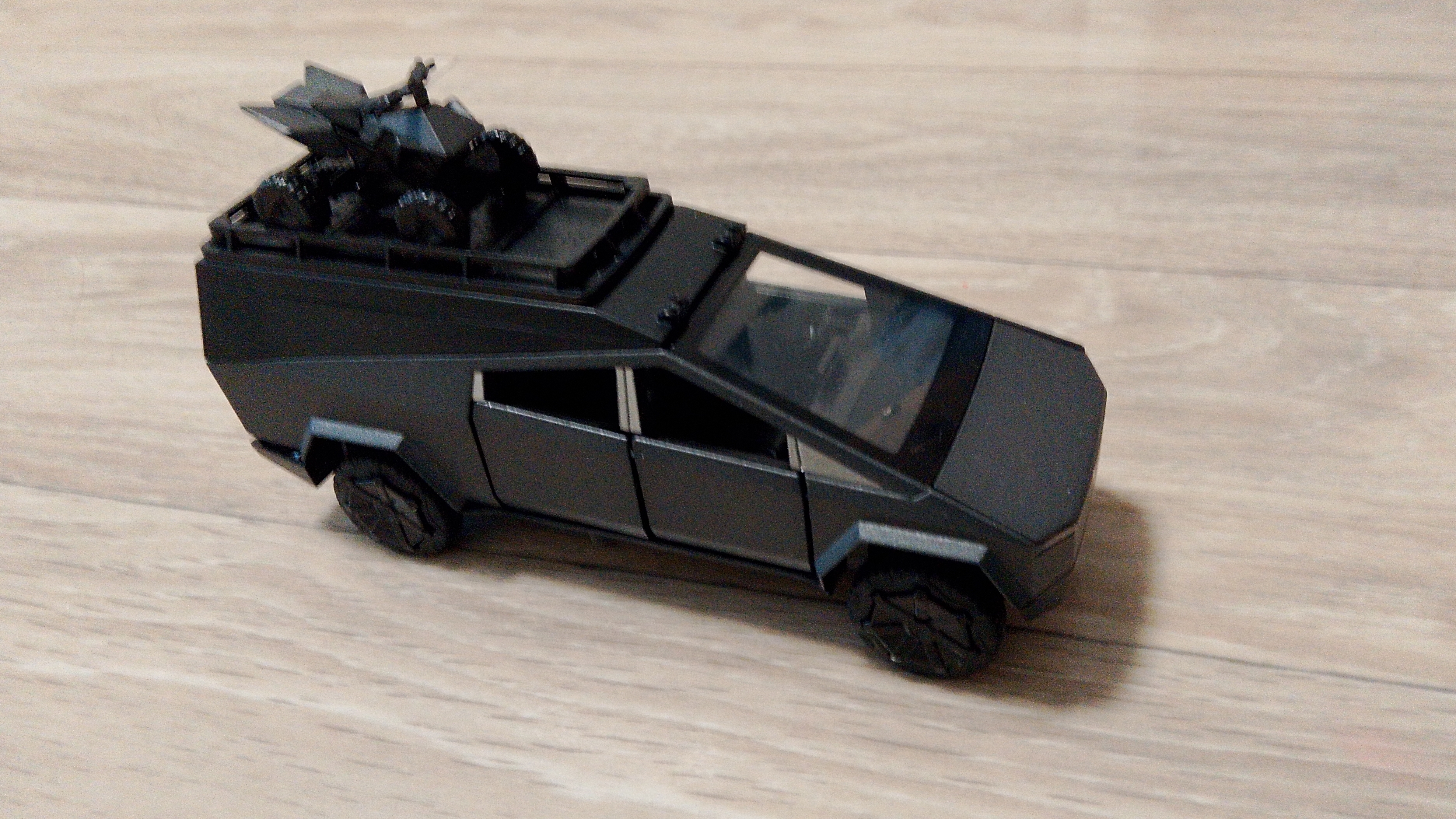 Распаковка машины Tesla-cybertrak.С  братиком . 🚙