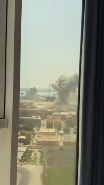 🇺🇸 Реакция американского моряка на иранский удар в Бахрейне.😂