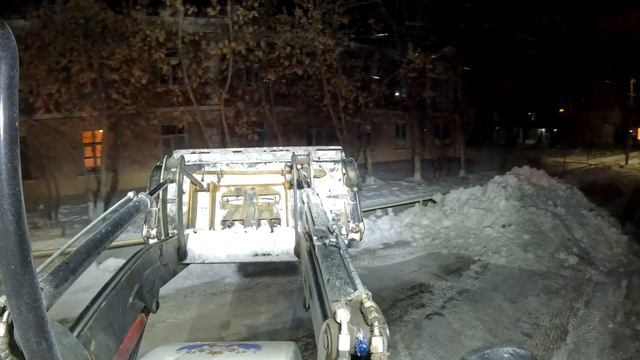 Hidromek 102b зиму проводили а она решила остаться