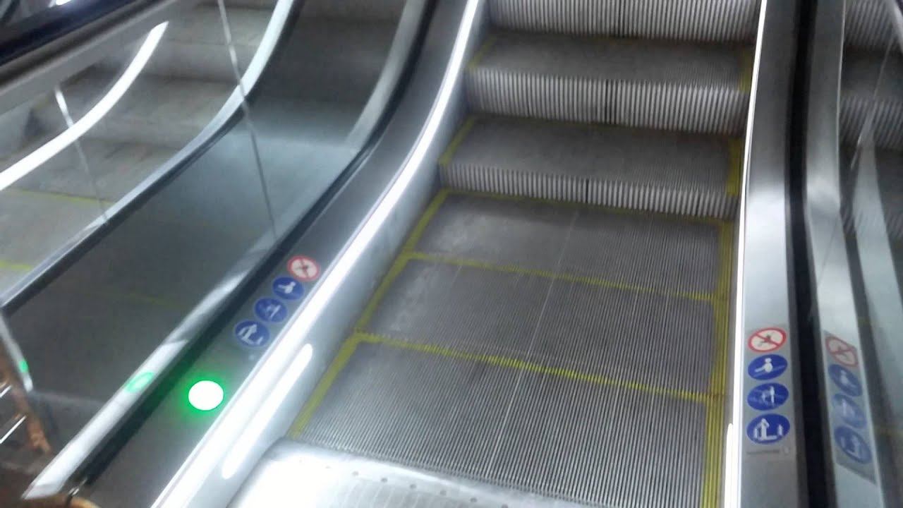 Автоматический эскалатор. Казань.