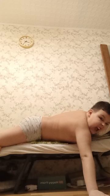 упал с кровати