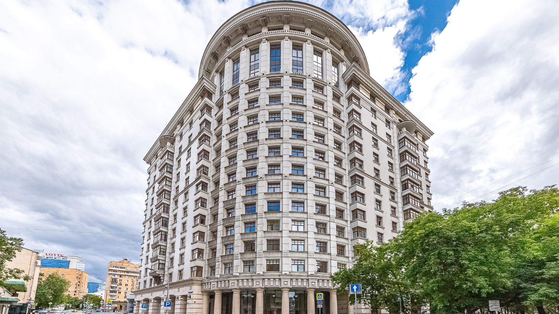 Квартира с дизайнерской отделкой на Смоленской набережной в доме Элит-класса