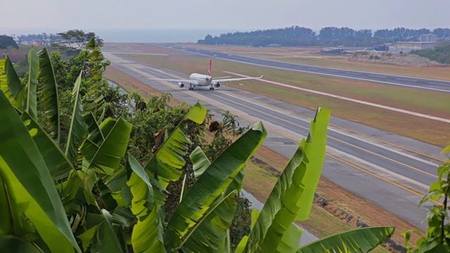 11 и 13 Февраля 2026. Пхукет фото с телефона во время видео съёмки .