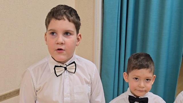 Поздравление с 8 марта подготовкительная к школе группа № 10