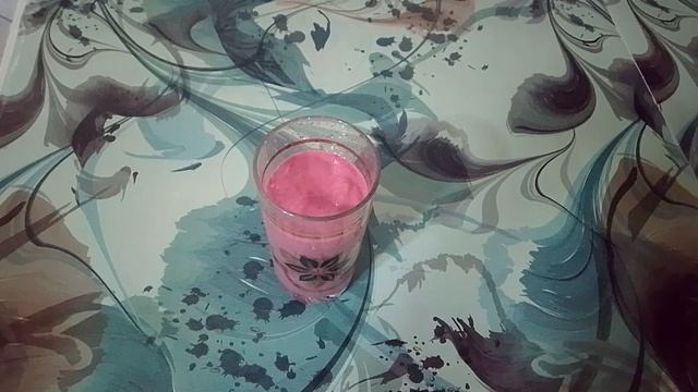 Смузи с малиной.