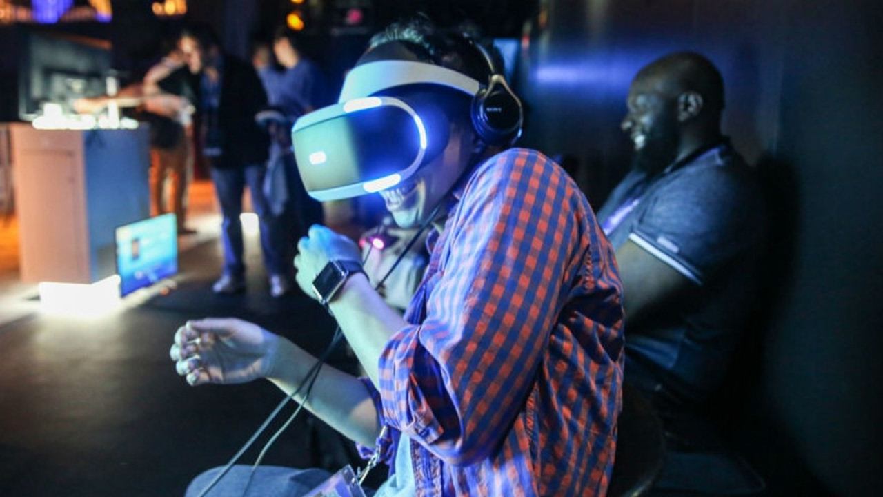 VR очки виртуальная реальность от Sony Playstation тестируем в Крыму