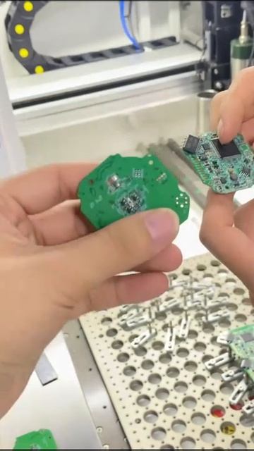 Автоматический роутер для разделения печатных плат фрезой и дисковым ножом, ARM-640C