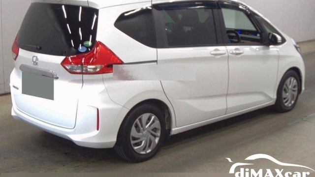 Купил Семейный автомобиль HONDA FREED 7 мест из Японии