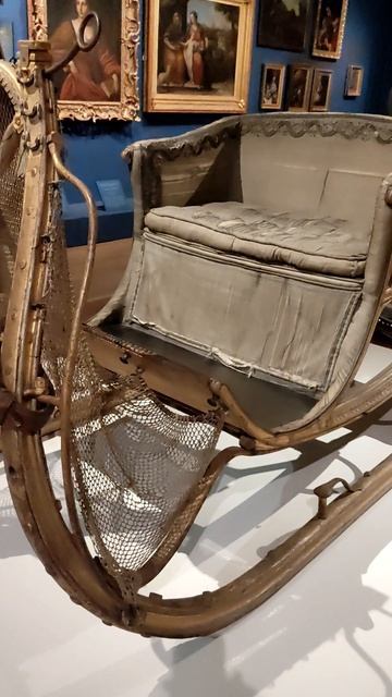 Сани Павла I. Изготовлены на Придворном  конюшенном дворе.