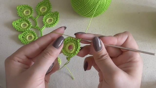 Веточка вязанная крючком на основе колечек. Ирландское кружево. Мастер-класс.