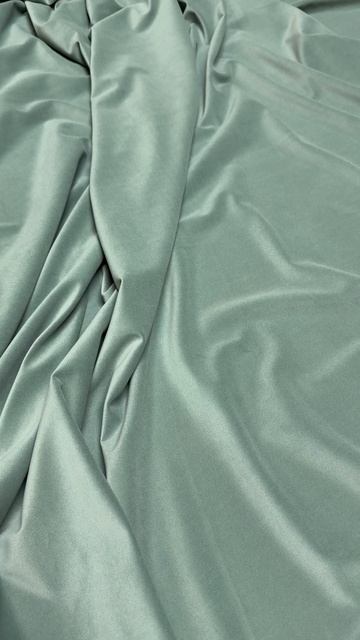 Бархат зеленого цвета без пальчикового эффекта