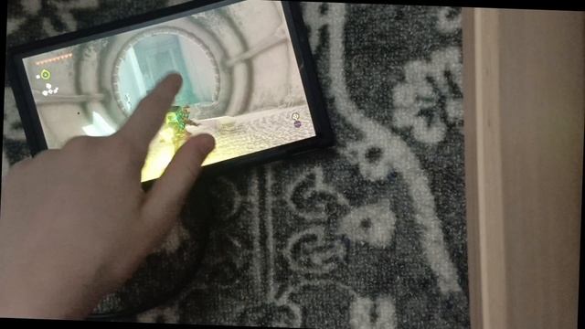 как натен играть в любую игру пальцем?