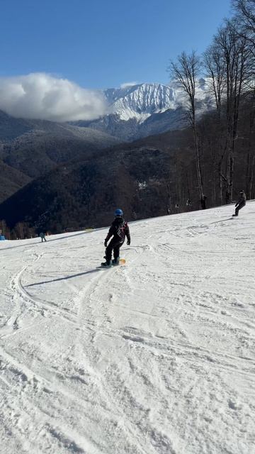 Дочка Диана осваивает сноуборд #shorts #сноубординг