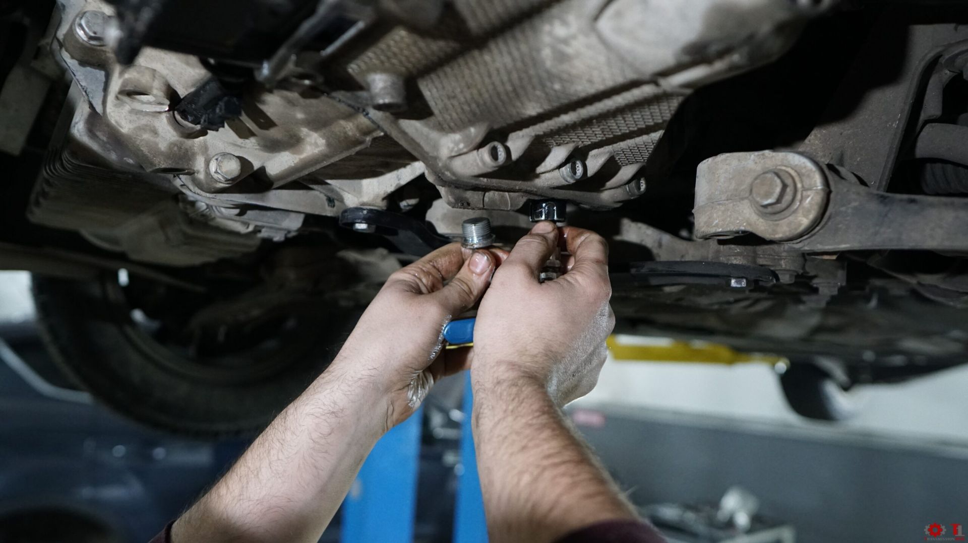 Как правильно залить масло в работизированную  коробку Хавейл Джолион