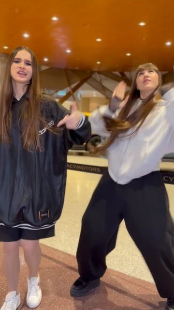 Итак… Кто мы? #маргаритазаварицкая #ВероникаПетрова #вокал #пародия #замужем