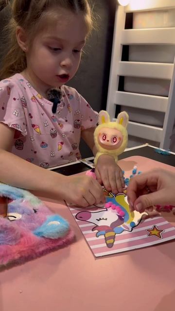 Делаем аппликацию помпонами🎀