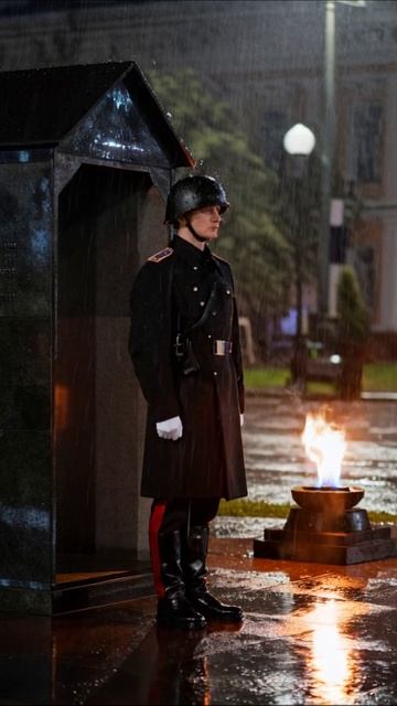 Тоска под дождем: Страж без надежды #печаль #тоска #меланхолия