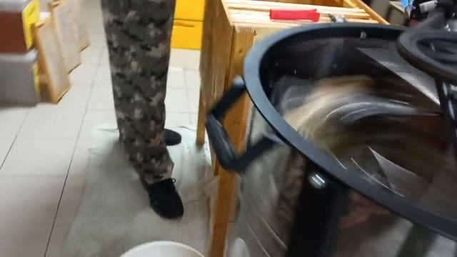 Откачка Майского Мёда Двухматочное Семьи!!!