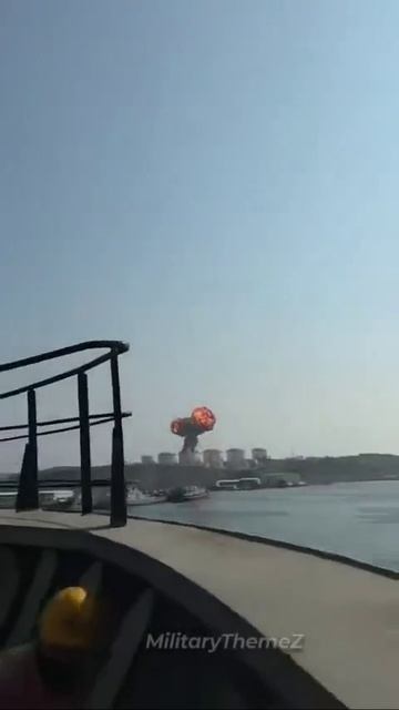 Прилет Шахеда в резервуар в Омане