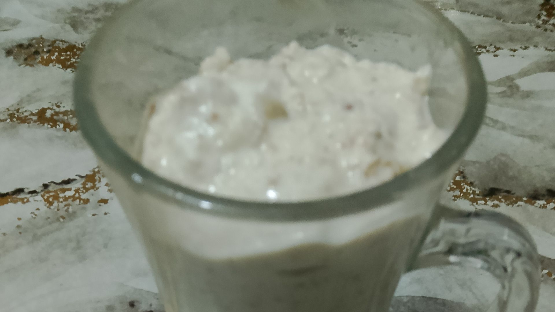 Смузи с яблоком и овсяными хлопьями.