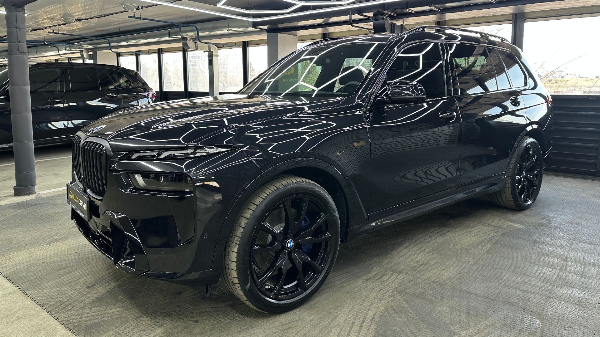 В продаже BMW X7 2025. Весь черный - внутри и снаружи. Краткий обзор #6409