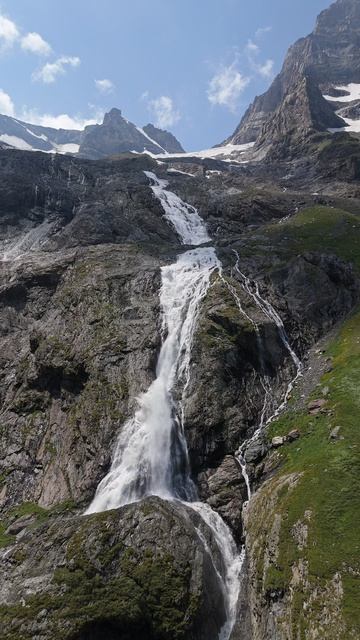 Выше по течению 2 Суфруджинского водопада