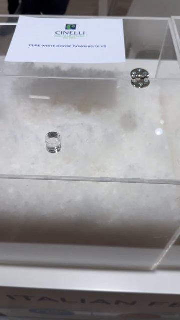 Пуховое одеяло весом всего 163 грамма