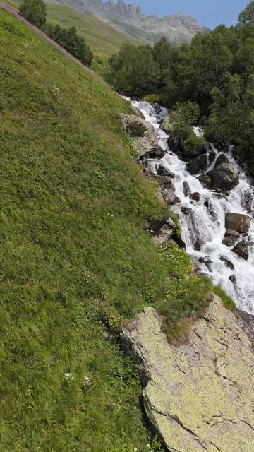 Чучхурский водопад и озерцо