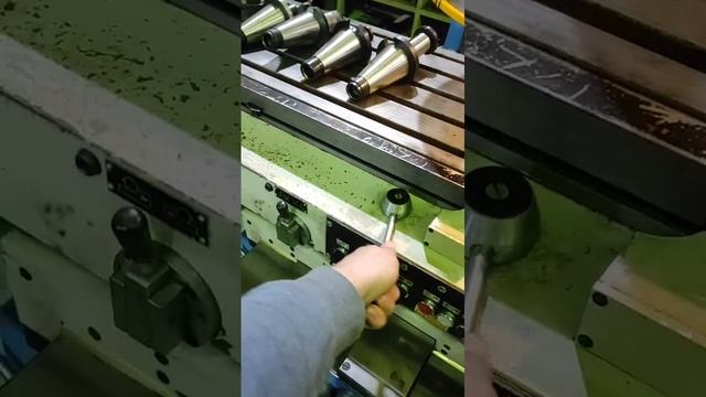 FU 401 Широкоуниверсальный фрезерный станок, новый (аналог 6т83ш), 2007 г.в.. Видео в работе